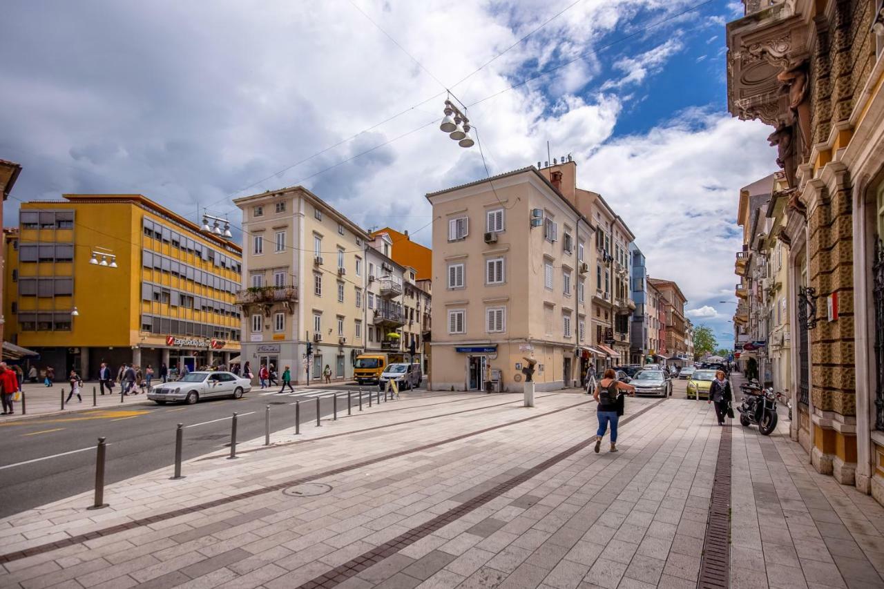 Forever Apartment & Rooms Rijeka Bagian luar foto